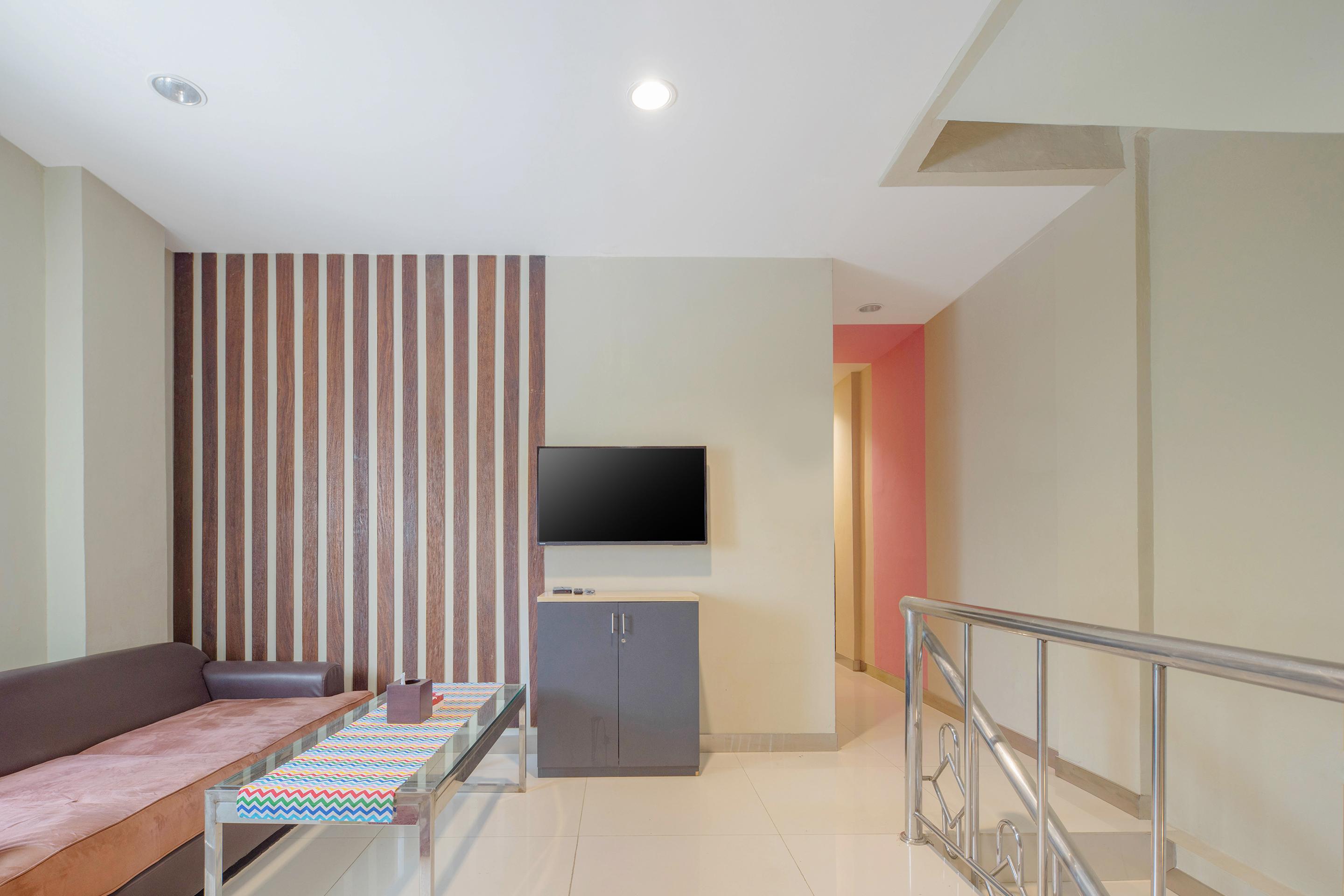 Super Oyo Capital O 1121 Orienchi 2 Hotel Jakarta Exterior foto